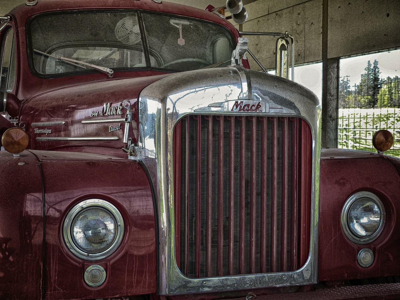 Senas, Medienos Ruošimo Mašina, Raudona, Gabenimas, Transporto Priemonė, Sunkvežimis, Priekinis, Vintage, Mack Truck, Senoviniai Automobiliai