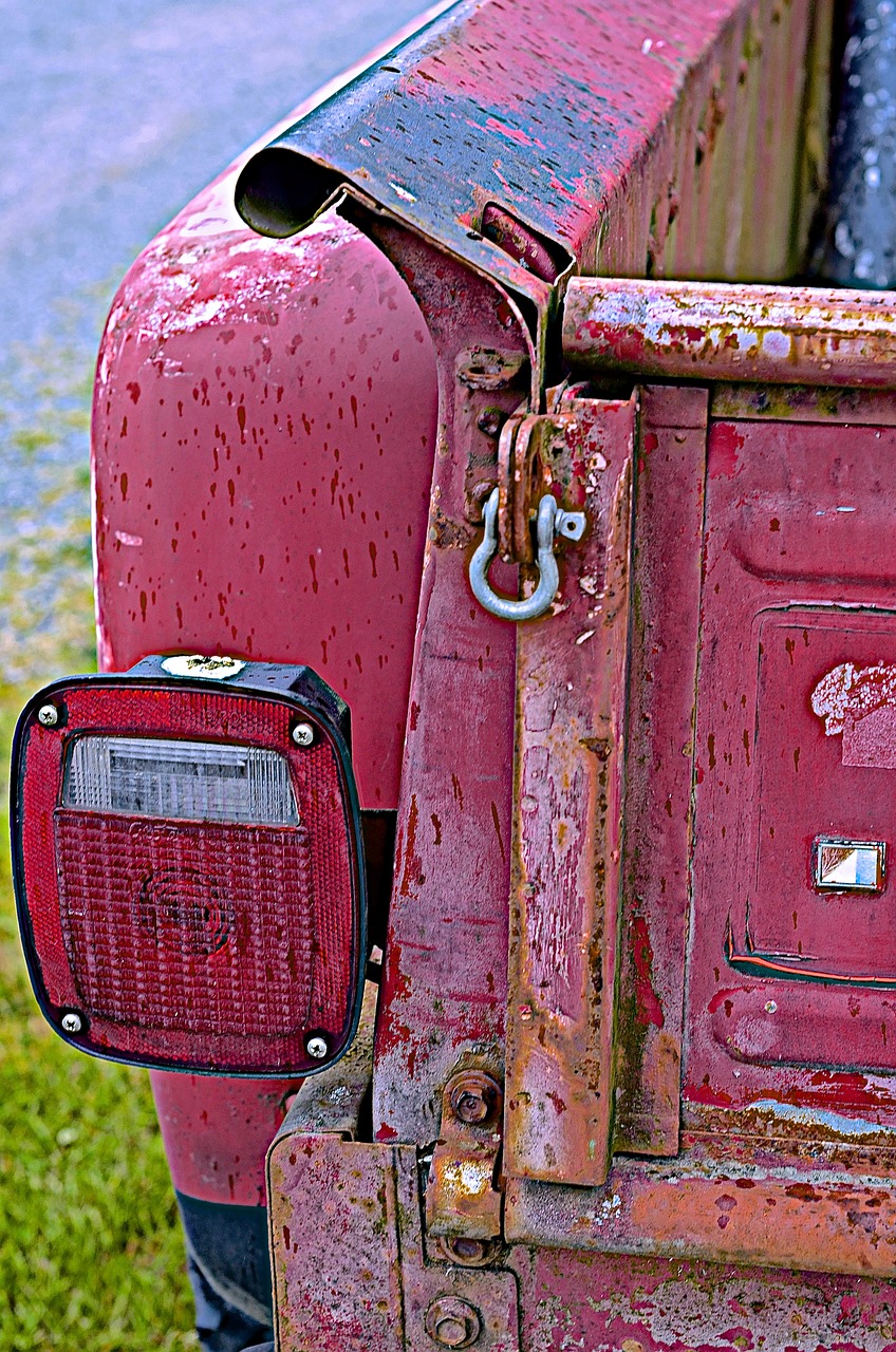 Senas, Raudona, Sunkvežimis, Užpakalinis Žibintas, Transporto Priemonė, Vintage, Automobilis, Rusvas, Senovinis, Nemokamos Nuotraukos