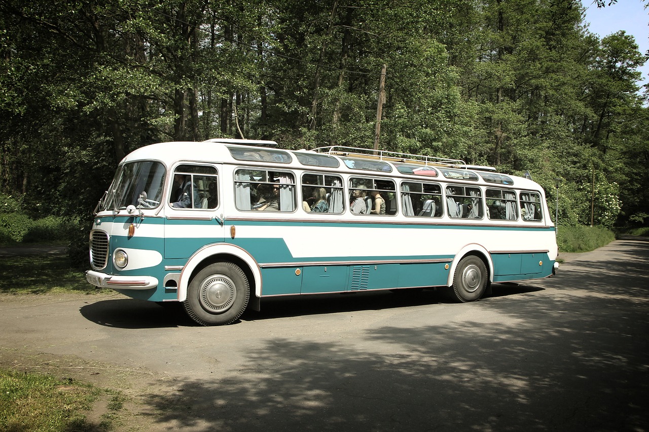 Senas,  Autobusas,  Oldtimer,  Vintage,  Retro,  Kelionė,  Gabenimas,  Transporto Priemonė,  Automobilis,  Vasara