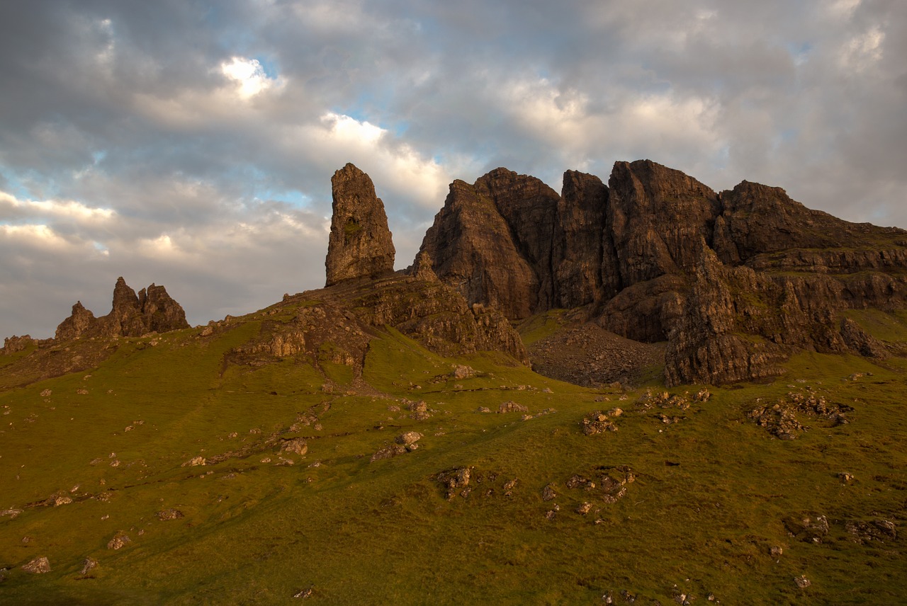 Senas Vyras Storr, Rokas, Kalnai, Saulėtekis, Debesys, Nuotaika, Debesuota Dangaus, Gamta, Kraštovaizdis, Isle Of Skye