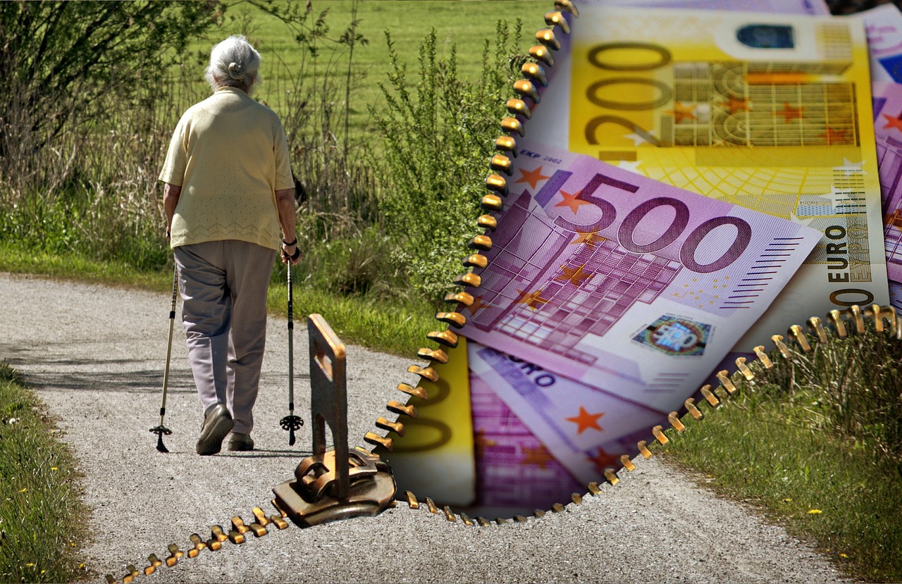 Seni Žmonės, Pensininkai, Pensija, Pinigai, Valiuta, Euras, Pinigai Ir Pinigų Ekvivalentai, Banknotai, Pinigų Monetos, Pensijų Padidėjimas