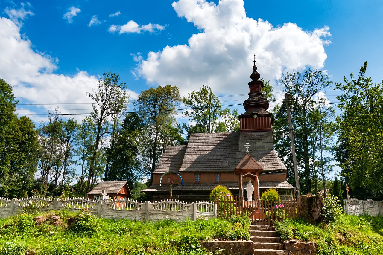 Ortodoksas, Bažnyčia, Ukraina, Karpatų Kalnai, Transkarpatija, Kelias, Kraštovaizdis, Kalnai, Gamta, Peizažai
