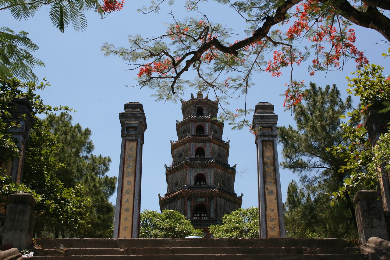 Pagoda, 1601, Budizmo Šventykla, Zen, Ramybė, Dangiškoji Panele Pagoda, Hà Khe Hill, Kvepalų Upė, Bokštas, Stulpeliai
