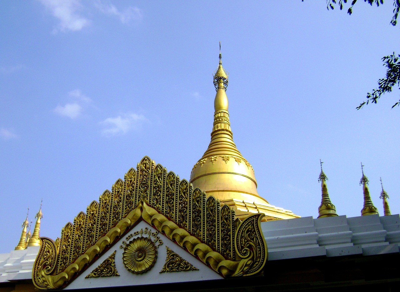 Pagoda, Shwedagon, Junrejo, Akmuo, Vakaras, Rytinė Java, Indonezija, Rytų Java, Java, Budha