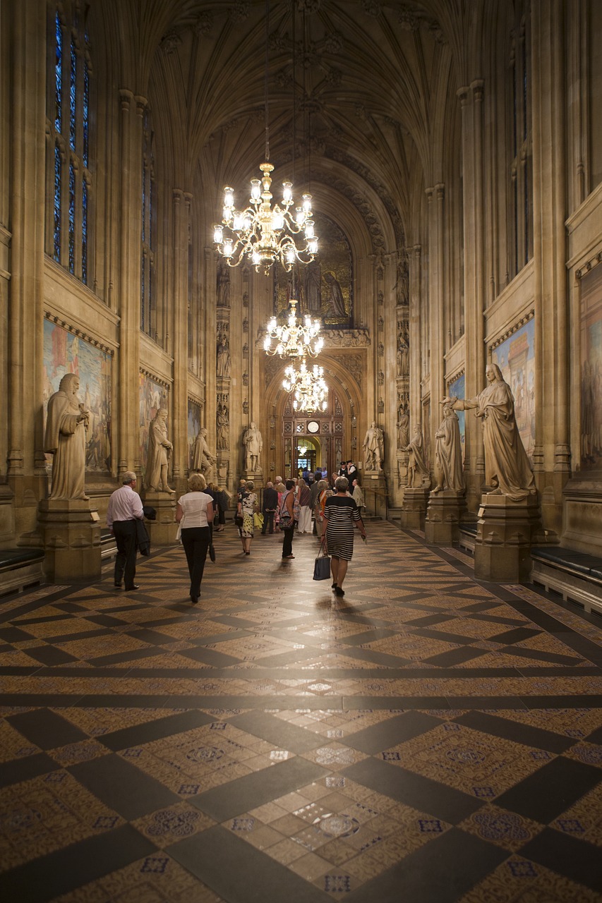 Vestminsterio Rūmai, Galios Koridoriai, Britanijos Parlamento Namai, Ilga Galerija, Viktorijos Plytelėmis Grindys, Šviestuvai, Sienų Tapyba, Statulos, Gotikos Architektūra, Nemokamos Nuotraukos