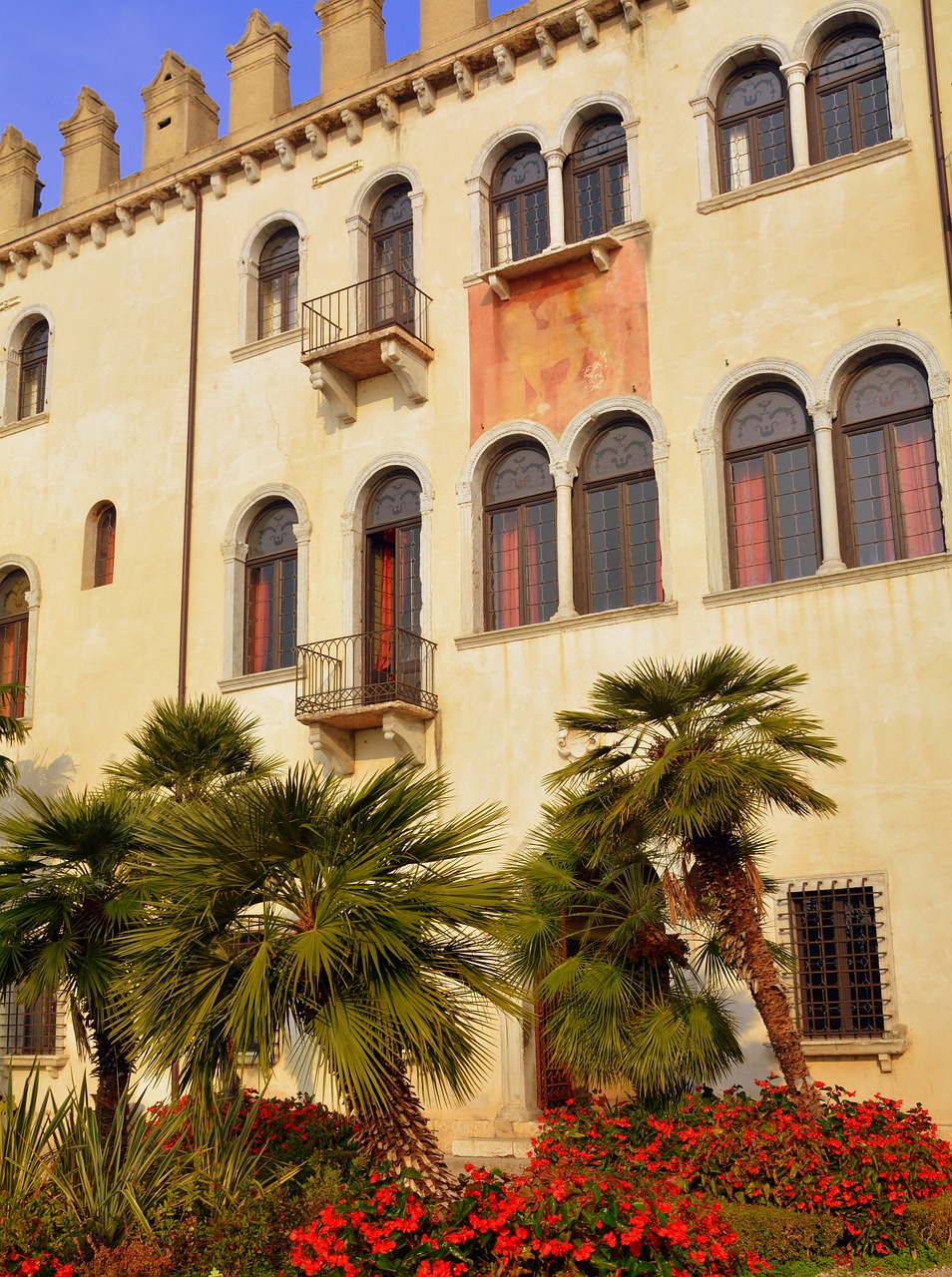 Palazzo, Sodas, Palma, Gėlės, Malcesine, Italy, Langas, Lankas, Nemokamos Nuotraukos,  Nemokama Licenzija