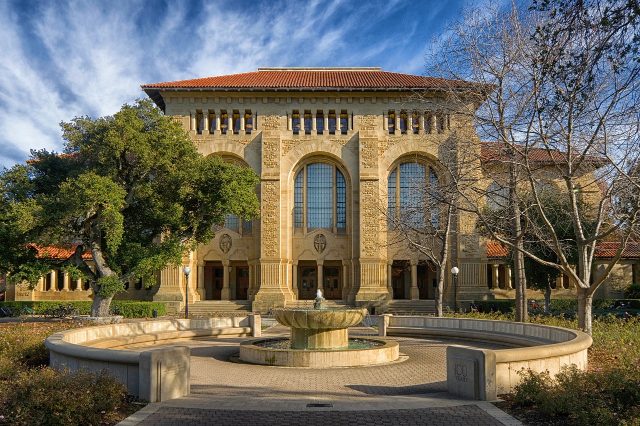 Palo Alto, Kalifornija, Stanfordo Universitetas, Pastatas, Biblioteka, Architektūra, Takas, Dangus, Debesys, Fontanas