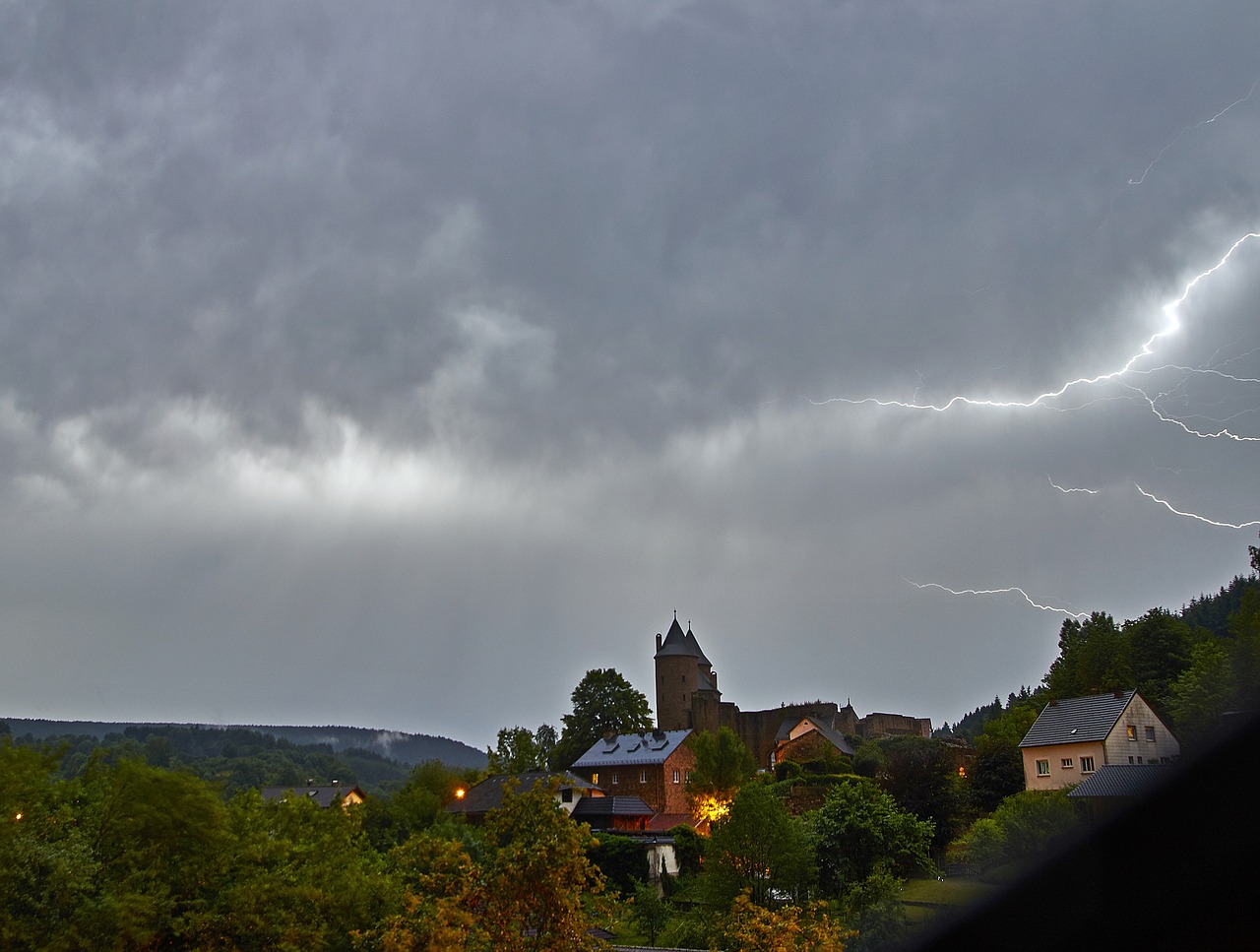 Panorama,  Medis,  Dangus,  Gamta,  Kraštovaizdis,  Griauna,  Blykstė,  Vaizdingas,  Debesys,  Be Honoraro Mokesčio