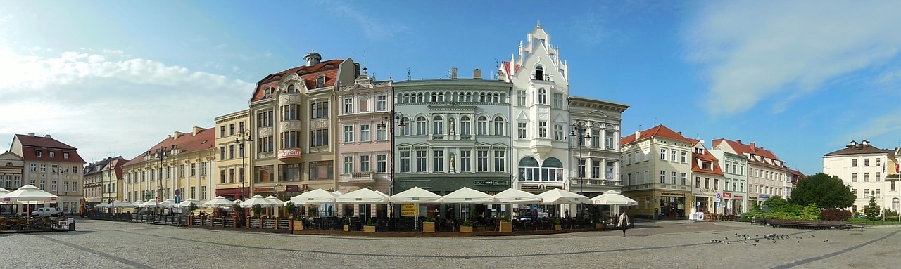 Panorama, Turgaus Aikštė, Bydgoszcz, Lenkija, Skėčiai Nuo Saulės, Kavinės, Restoranai, Pastatai, Istorinis, Nemokamos Nuotraukos