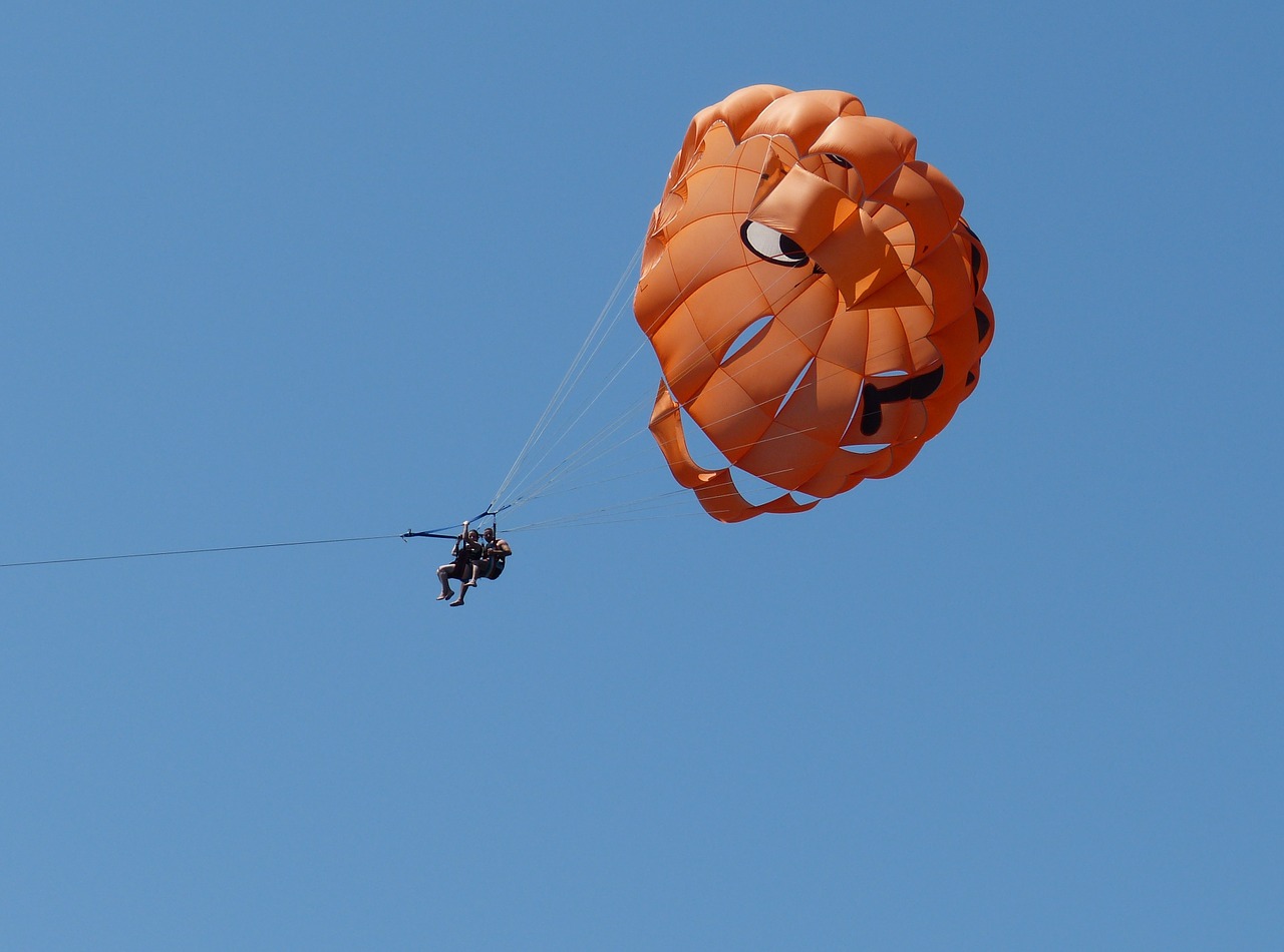 Parašiutas,  Skristi,  Plūdė,  Dangus,  Mėlynas,  Paragliding,  Parasailing,  Sportas,  Paragleris,  Erdvus