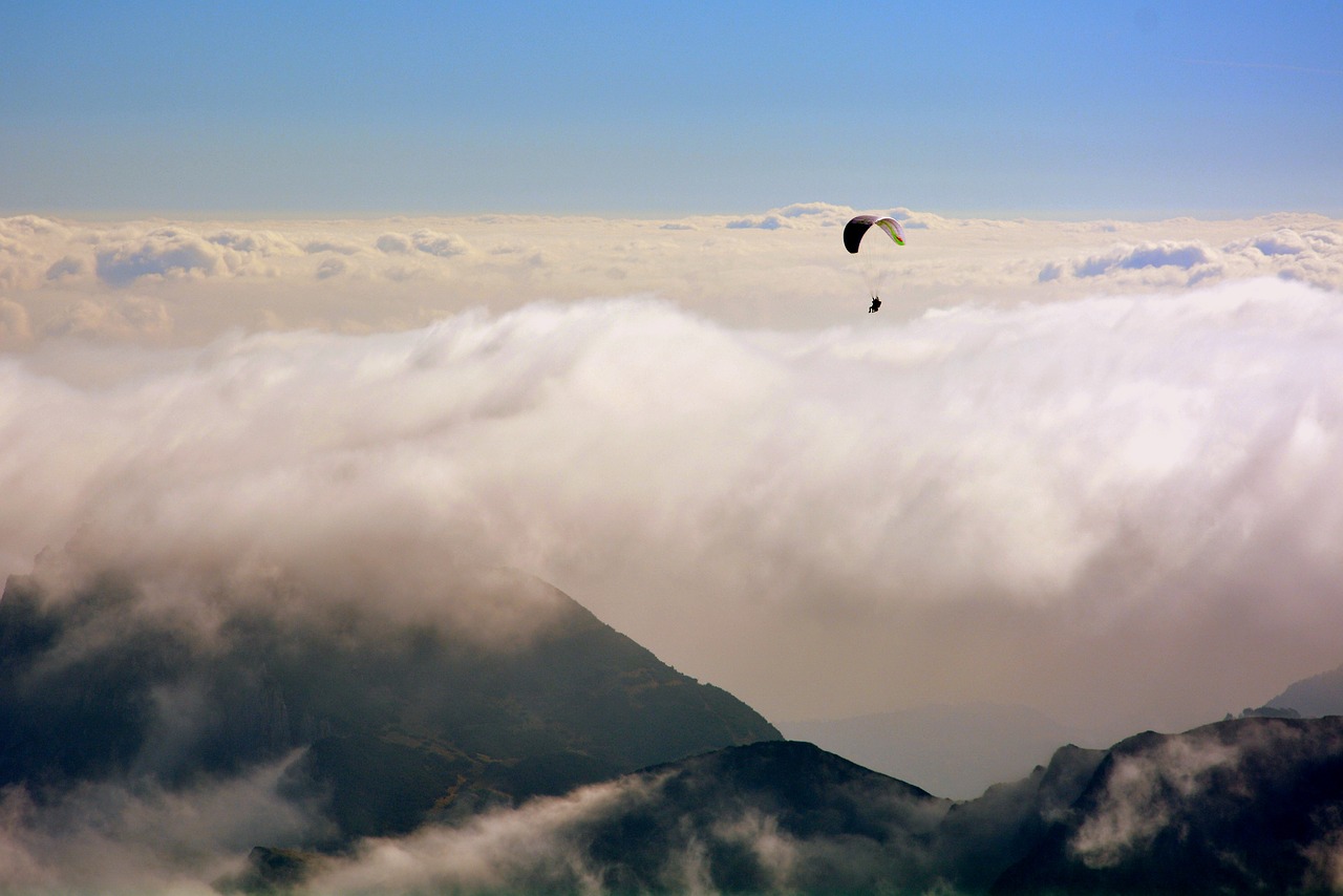 Paragliding, Debesys, Kalnas, Skristi, Parašiutas, Ekstremalus Sportas, Nemokamos Nuotraukos,  Nemokama Licenzija