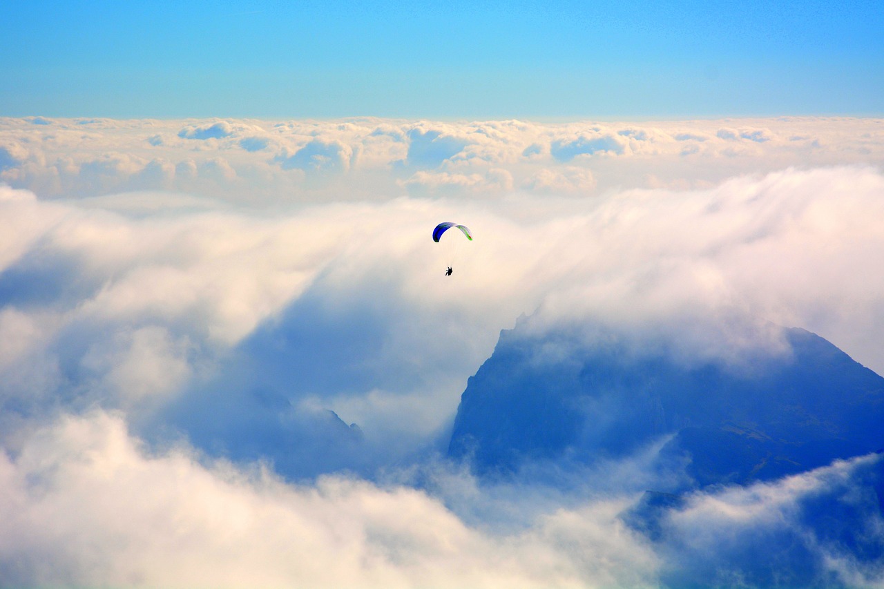 Paragliding, Debesys, Kalnas, Skristi, Parašiutas, Ekstremalus Sportas, Nemokamos Nuotraukos,  Nemokama Licenzija