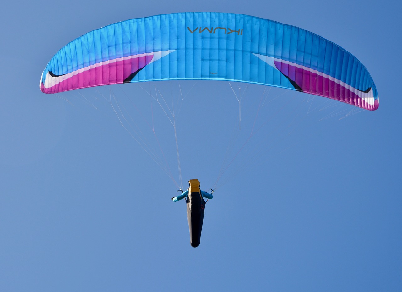 Paragliding,  Paragleris,  Skristi,  Skrydis,  Oras,  Burinė Mėlyna,  Mėlynas Dangus,  Sportas,  Laisvalaikis,  Pabegti