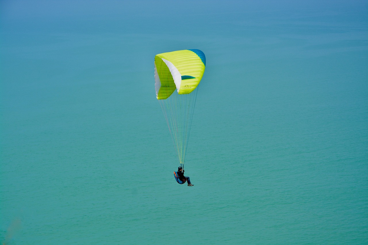 Parasparnių,  Paragliding Skrydį Virš Jūros,  Įvorė,  Normandy Prancūzija,  Geltonos Uždanga,  Turkio Mėlyna Jūra, Nemokamos Nuotraukos,  Nemokama Licenzija