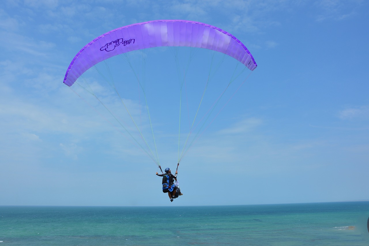 Parasparnių,  Paraglider,  Veil Violetinė,  Skrydis Virš Jūros,  Nuotykių,  Hobis Ir Pomėgiai,  Sportas,  Nemokama Skrydžių,  Laisvė,  Vėjo