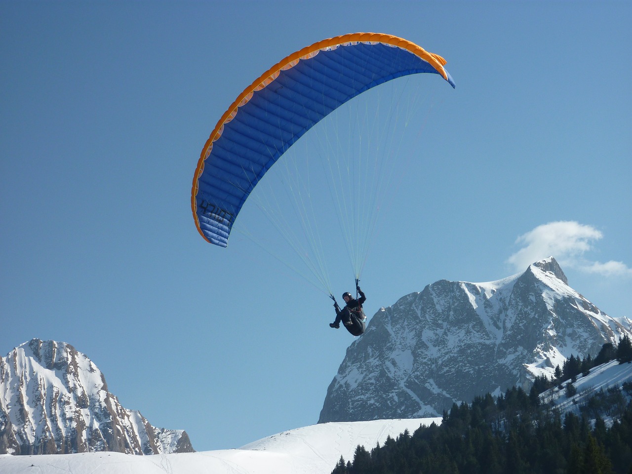 Paragliding, Skristi, Sniegas, Sportinis Skraidymo Įrenginys, Kalnai, Žiema, Alpių, Rokas, Masyvas, Nemokamos Nuotraukos