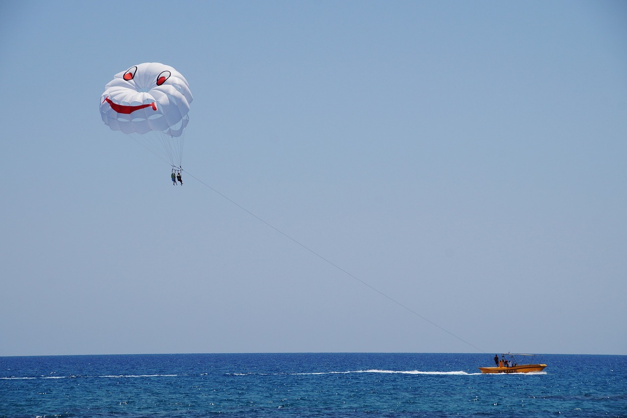 Parasailing,  Paragliding,  Vandens Sportas,  Jūra,  Linksma,  Parašiutas, Nemokamos Nuotraukos,  Nemokama Licenzija