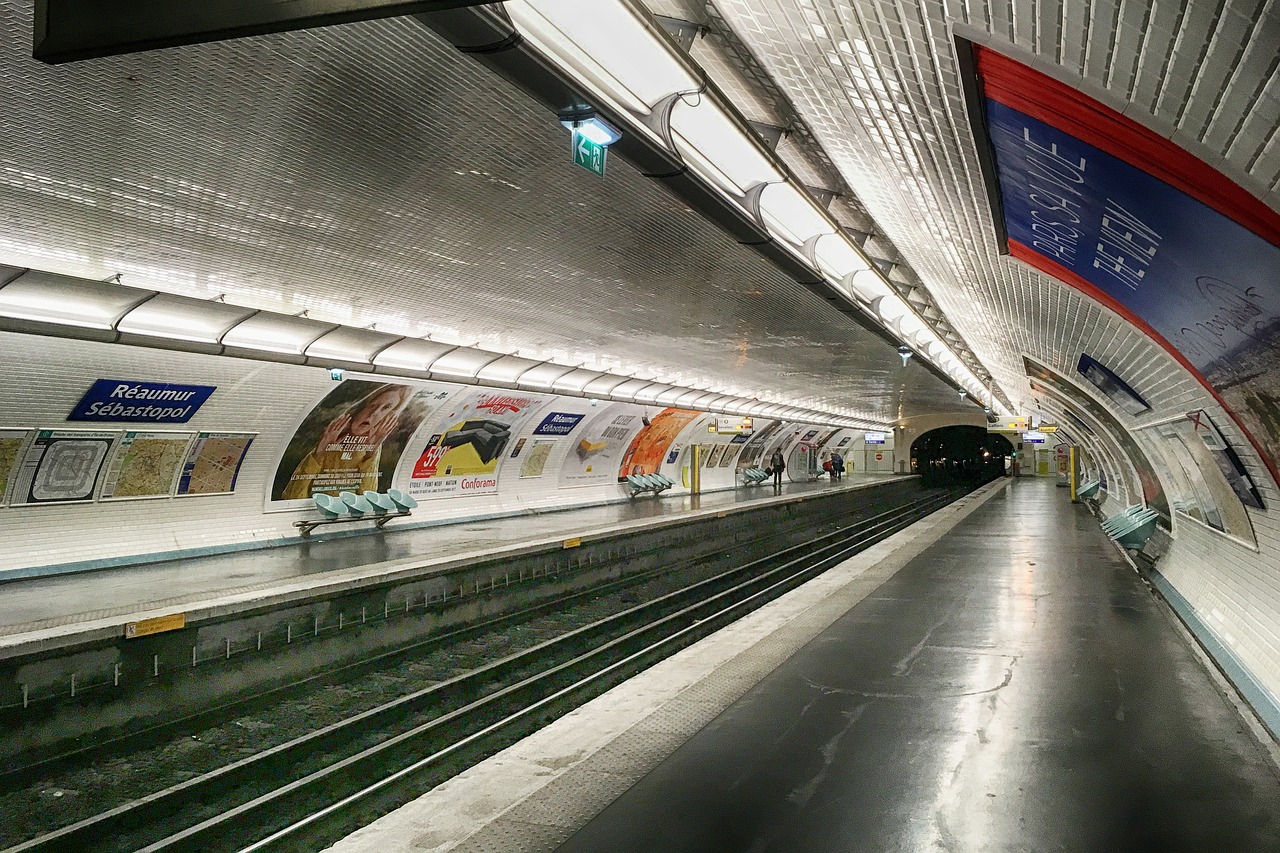 Paris, Metro, Stotis, France, Sebastopol, Reaumur, Platforma, Tamsi, Apleistas, Iphone