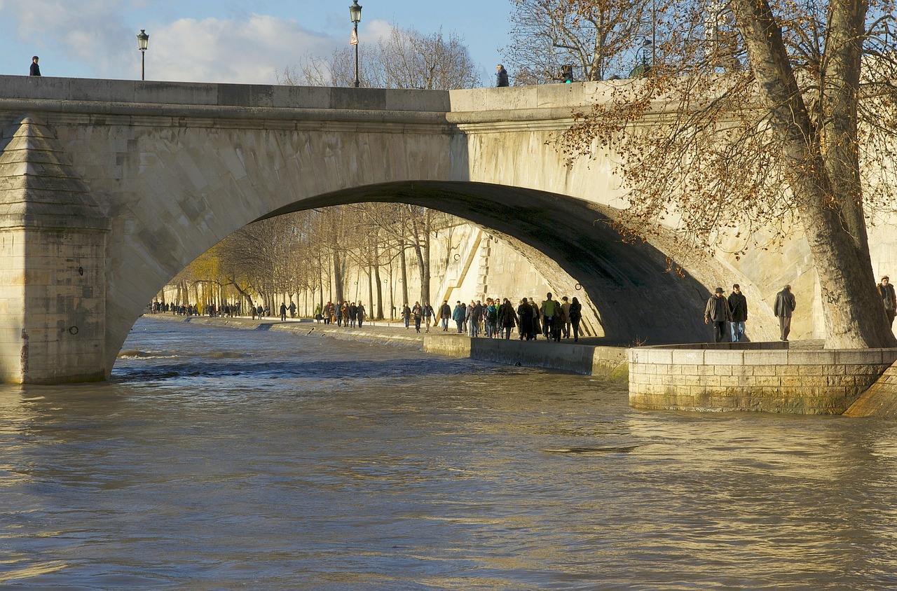 Paris, France, Dangus, Debesys, Miestas, Žmonės, Upė, Tiltas, Vaikščioti, Architektūra