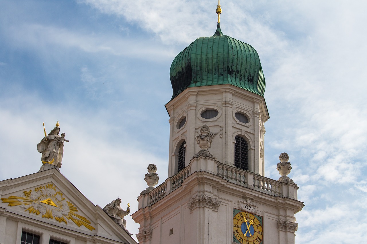 Passau, Dom, Passauer Stephansdom, Istorinis Senamiestis, Bavarija, Bažnyčios Šereliai, Niederbayern, Bokštas, Nemokamos Nuotraukos,  Nemokama Licenzija