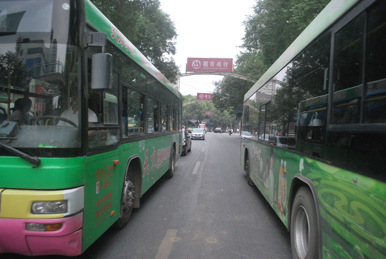 Autobusas,  Autobusai,  Eismas,  Gabenimas,  Važinėti Į Darbą,  Gatvė,  Pravažiuojantys Autobusai, Nemokamos Nuotraukos,  Nemokama Licenzija