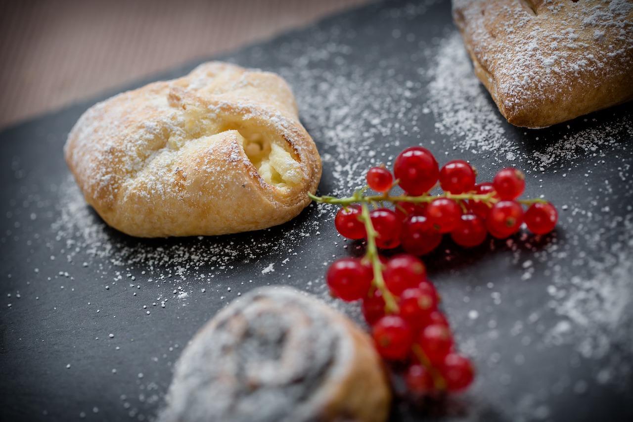 Pyragaičiai, Tešlos Gaminiai, Vanilė, Strudelas, Kepti, Serbentai, Skanus, Saldus, Desertas, Tortas