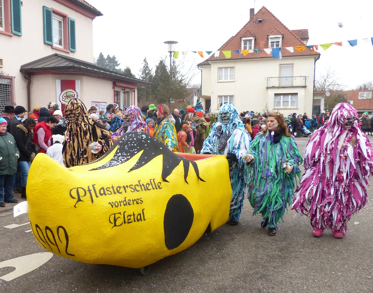 Pleištinis Laikiklis Priekyje Vigneshh58, Haestraeger, Varpas, Strassenfasnet, Nemokamos Nuotraukos,  Nemokama Licenzija