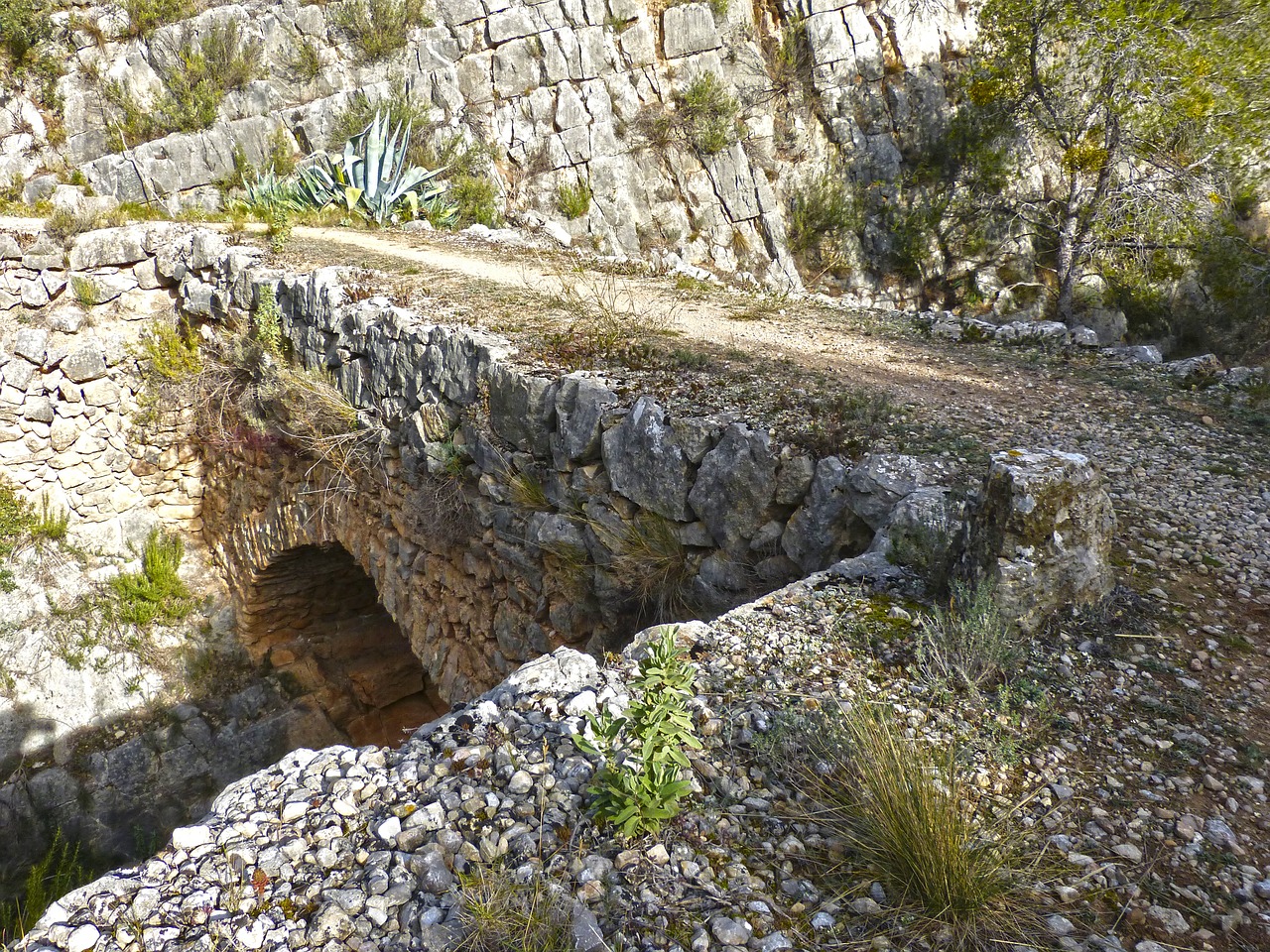 Kelias, Romėnų Tiltas, Takas, Anksčiau, Montsant, Žygiai, Cavaloca, Nemokamos Nuotraukos,  Nemokama Licenzija