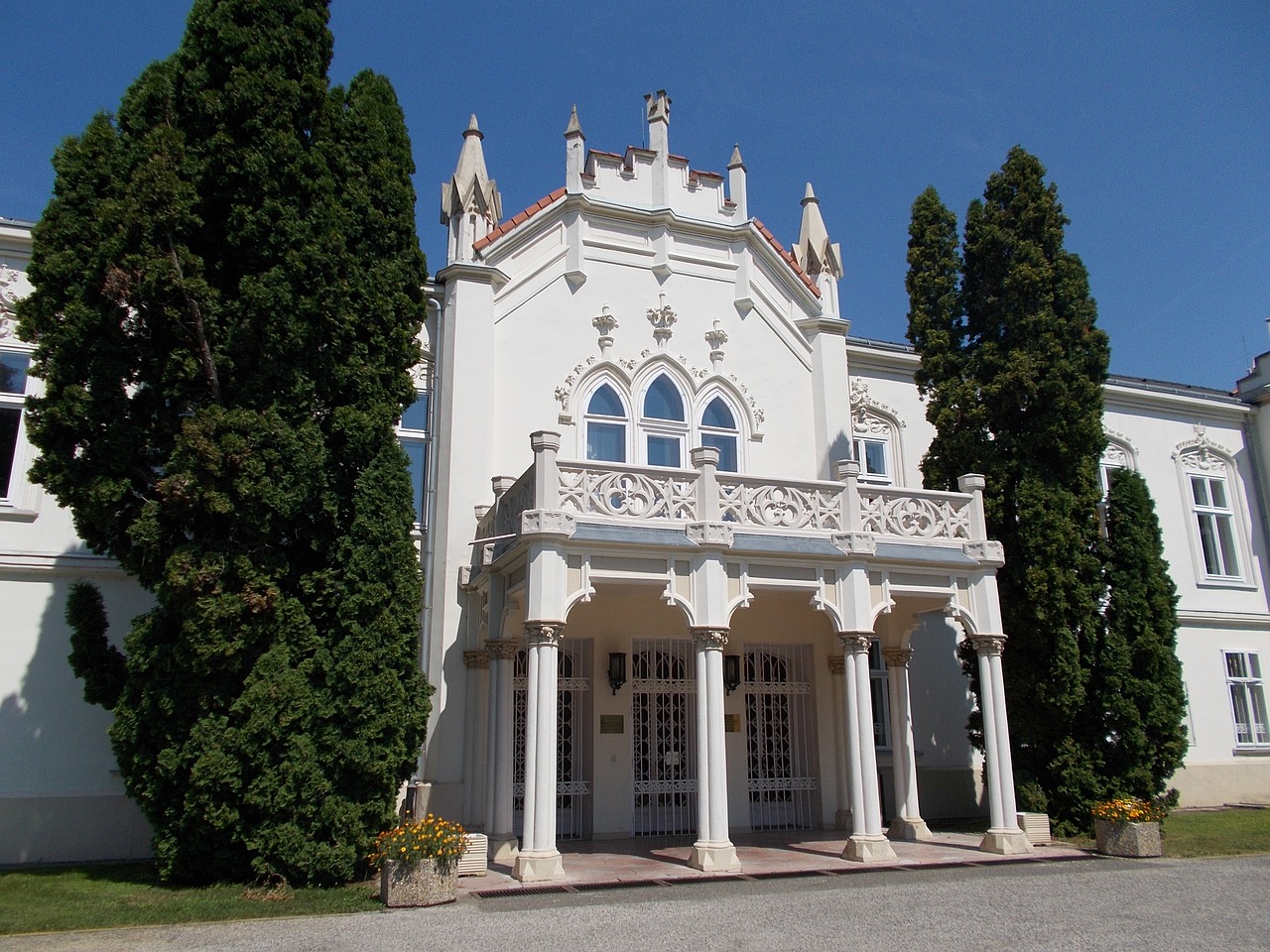 Perlinė Upė, Vengrija, Brunszvik Pilis, Pilis, Pastatas, Vasara, Fasadas, Įėjimas, Pilies Parkas, Architektūra