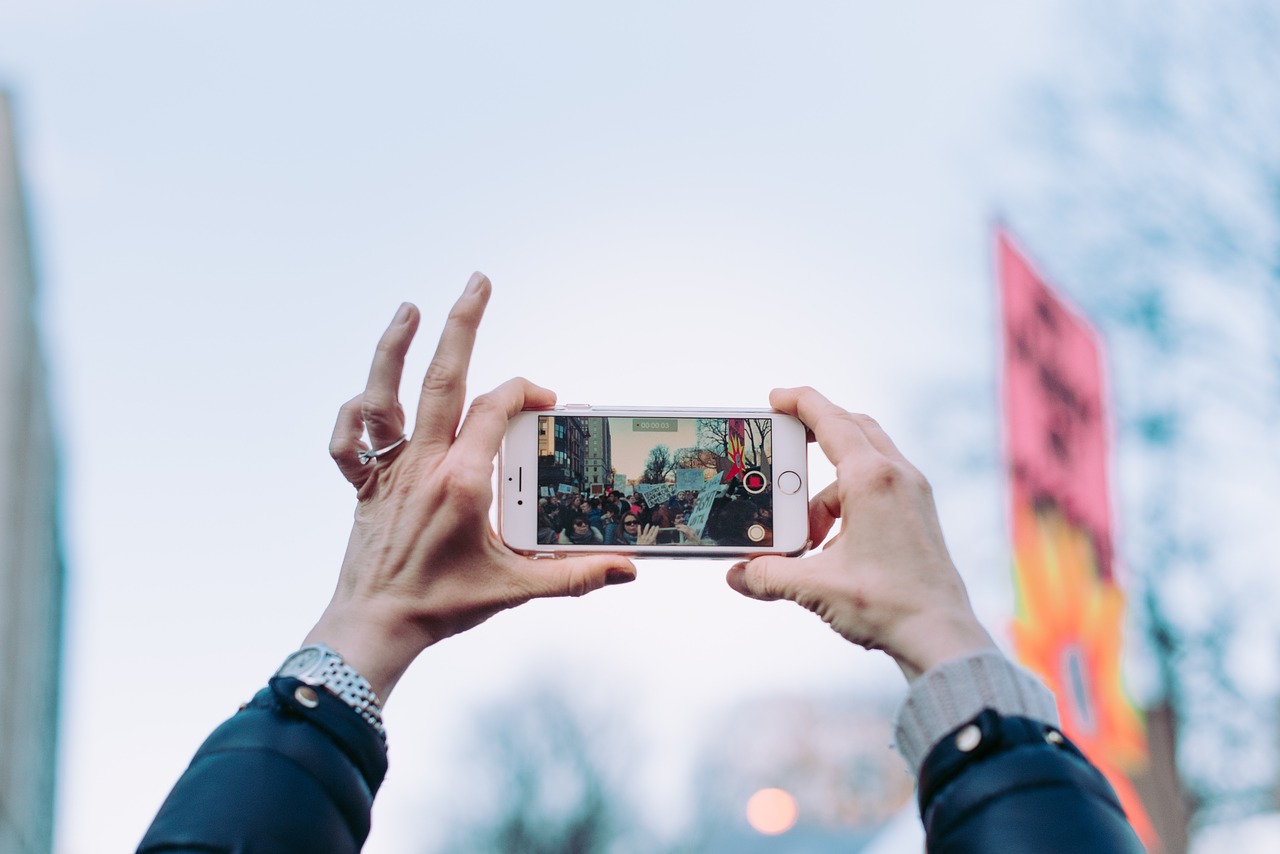 Žmonės, Rankos, Nuotrauka, Nuotrauka, Fotoaparatas, Iphone, Telefonas, Mobilusis Telefonas, Obuolys, Video