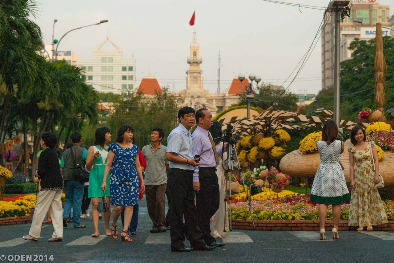 Žmonės, Vaikščioti, Gatvė, Gėlės, Miestas, Vietnamas, Saigon, Laimingas, Pavasaris, Nemokamos Nuotraukos