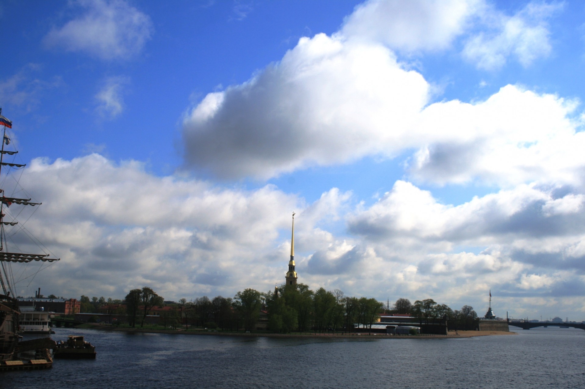 Upė,  Neva,  Vanduo,  Sala,  Tvirtovė,  Katedra,  Bokštas,  Spire,  Orientyras,  Dangus