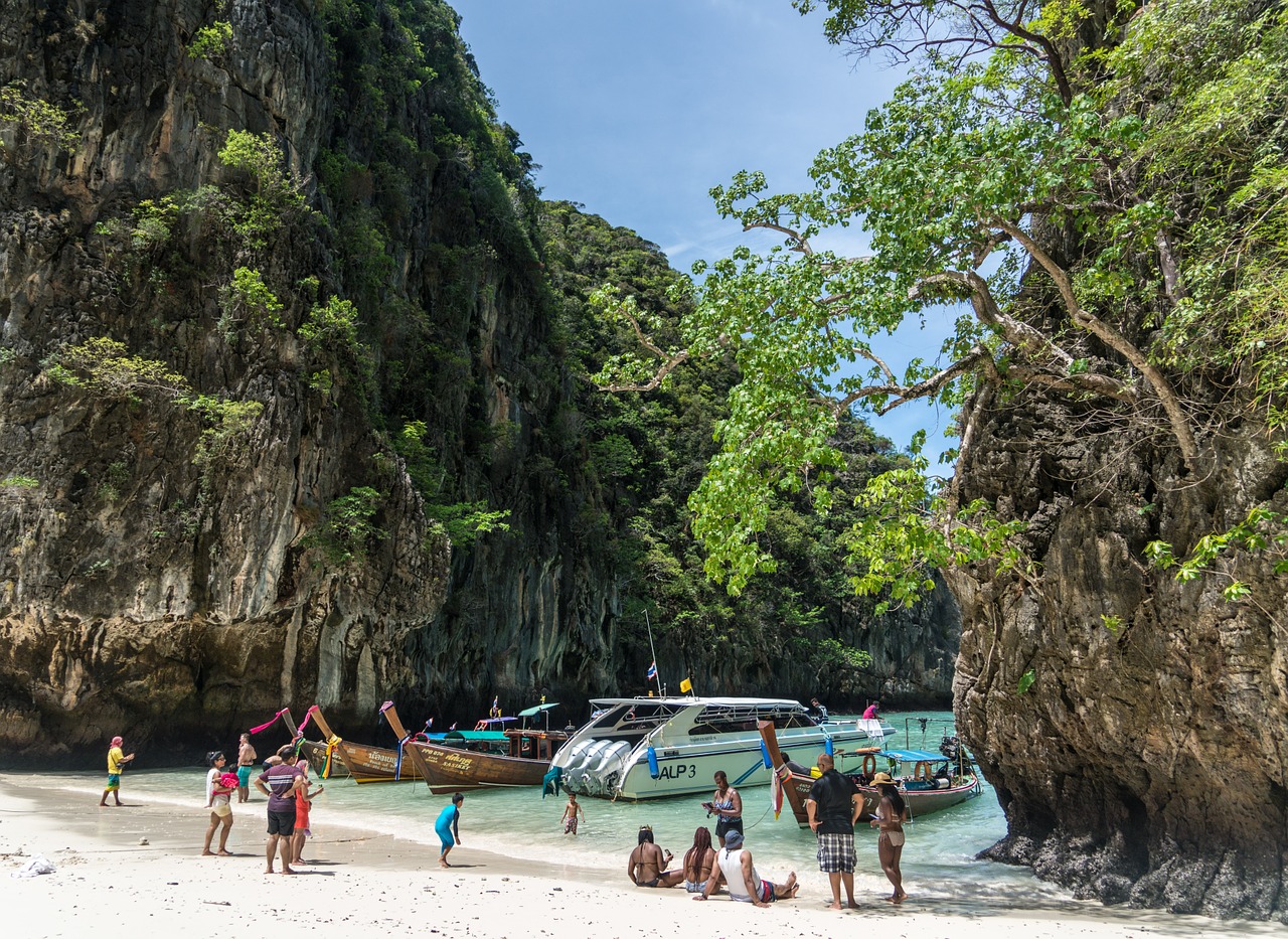 Phi Phi Island Tour, Phuket, Tailandas, Papludimys, Žmonės, Mediniai Valtys, Laisvalaikis, Jūra, Vanduo, Turizmas