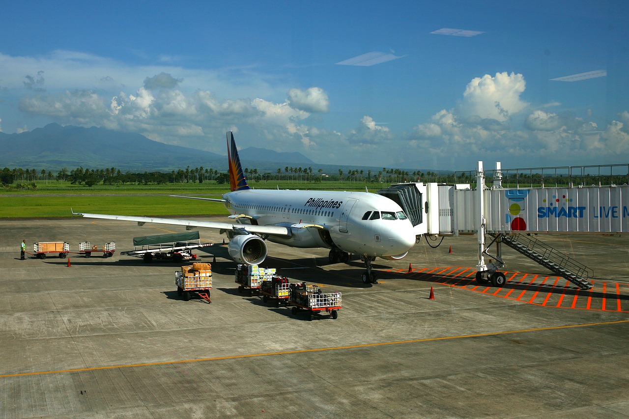 Filipinai, Oro Uostas, Lėktuvas, Reaktyvinis, Airbus, 300, Gabenimas, Tarmac, Dangus, Debesys