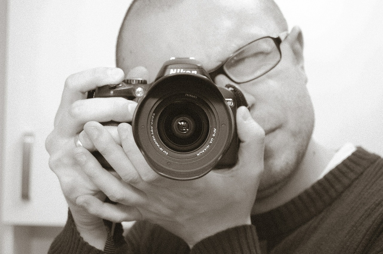 Fotografas, Fotoaparatas, Nuotrauka, Nuotraukos, Foto, Objektyvas, Patinas, Vyras, Fotosesija, Profesionalus