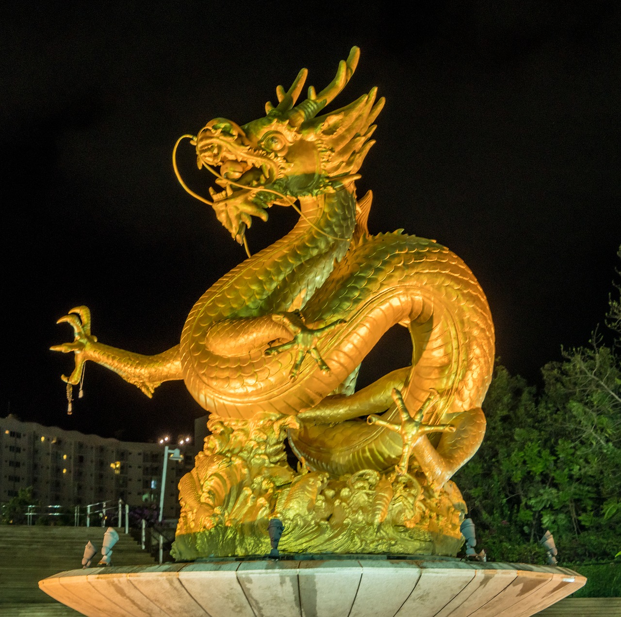Phuket,  Tailandas,  Aukso Drakono Skulptūra,  Apšviestas,  Naktis,  Menas,  Auksas,  Statula,  Kultūra,  Apdaila