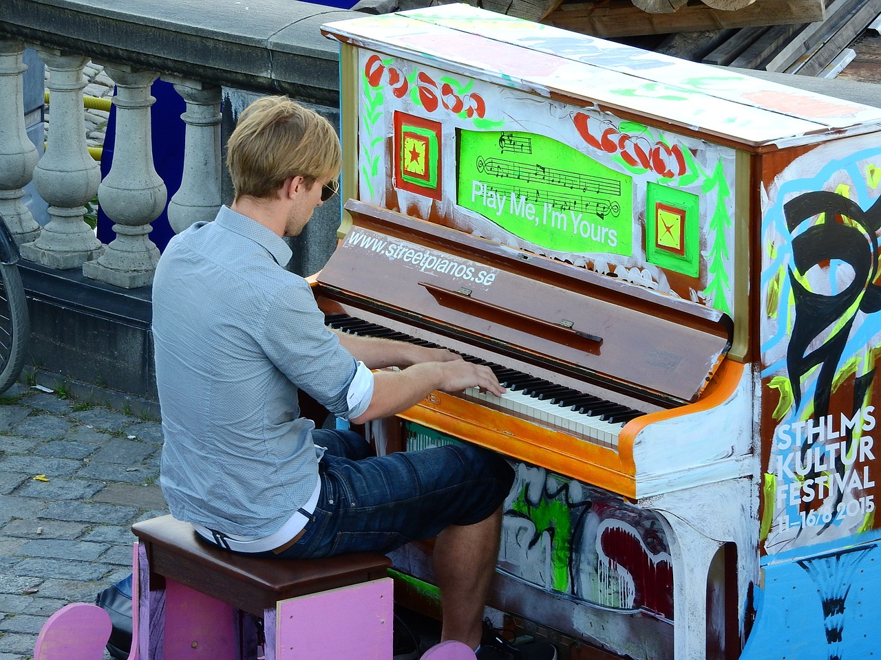 Fortepijonas, Gatvė, Gatvėje, Vyras, Pianistas, Pianino, Žaisti, Raktai, Muzikantas, Švedija