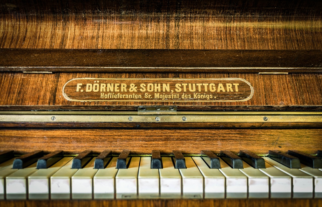 Fortepijonas, Instrumentas, Raktai, Muzika, Žaisti, Balta, Juoda, Fortepijono Klavišai, Groti Pianinu, Senas