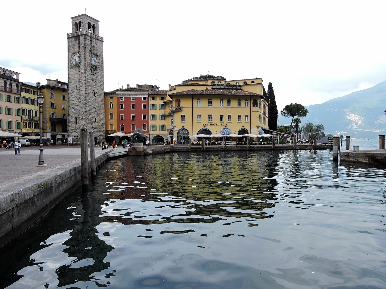 Piazza, Ežeras, Riva Del Garda, Garda, Italy, Kampanelis, Nemokamos Nuotraukos,  Nemokama Licenzija