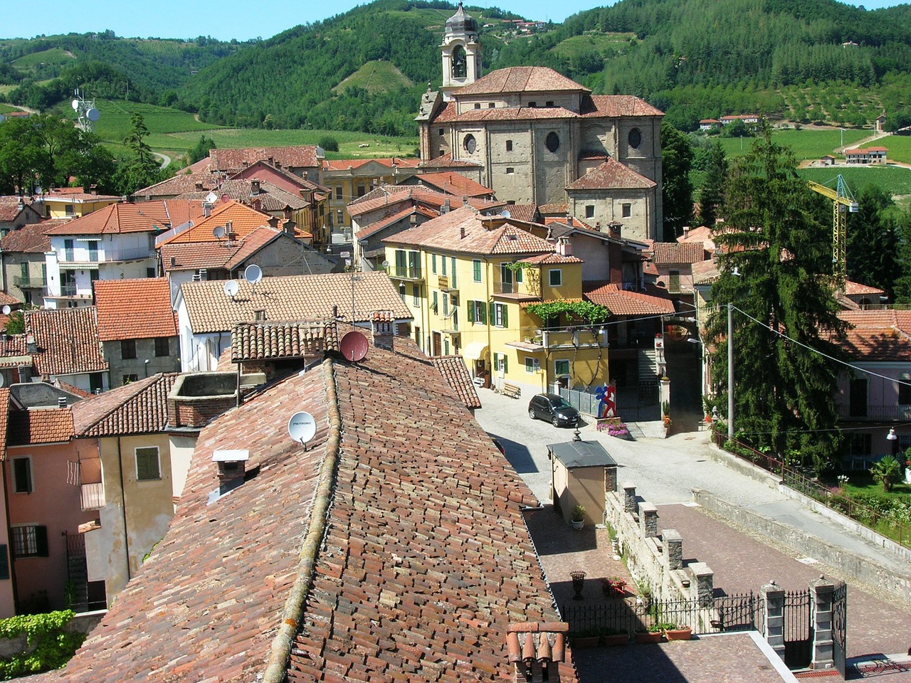 Piemonte, Langhe Monferrato, Bubbio, Parapijos Bažnyčia, Istorinis Centras, Nemokamos Nuotraukos,  Nemokama Licenzija