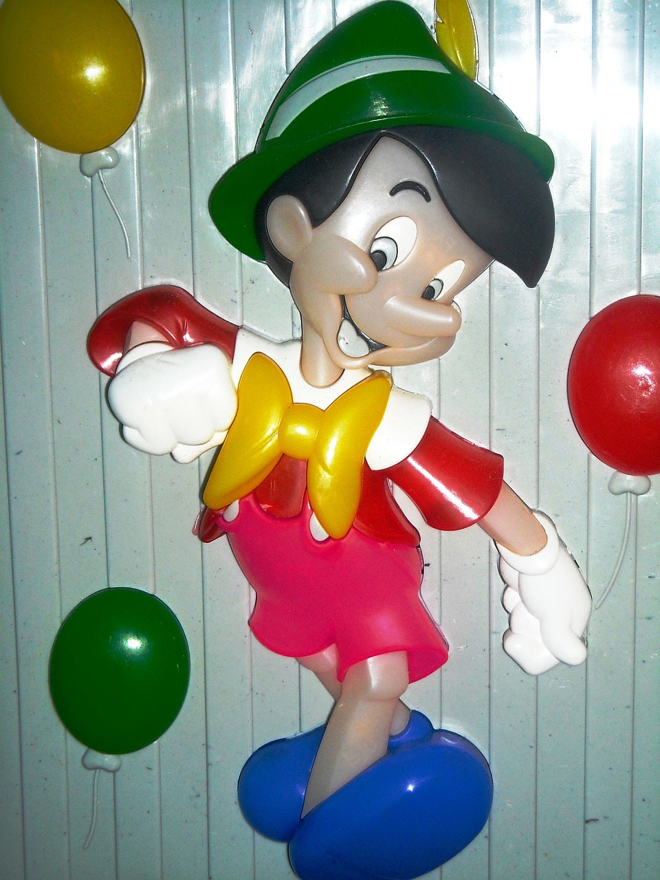 Pinocchio, Ornamentas, Spinta, Plastmasinis, Raudona, Žalias, Mėlynas, Geltona, Balta, Juoda