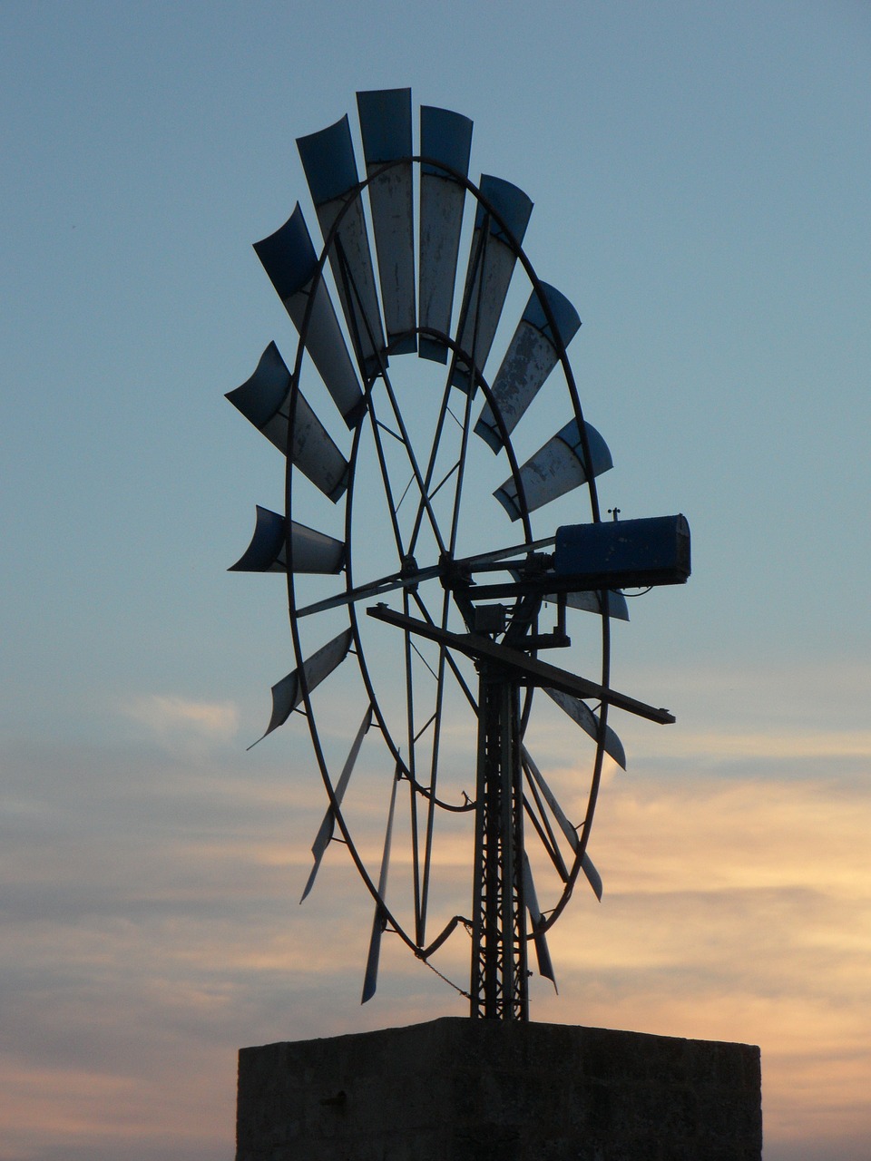 Pinwheel, Vėjo Energija, Maljorka, Metalas, Vėjas, Energija, Dangus, Abendstimmung, Nemokamos Nuotraukos,  Nemokama Licenzija