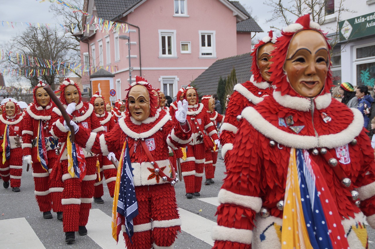 Plaetzler, Plaetzlerzunft, Vynuogynas, Istoriškai, Raudona Balta, Figūra, Kvailys, Haestraeger, Karnavalas, Kvailys Šokti