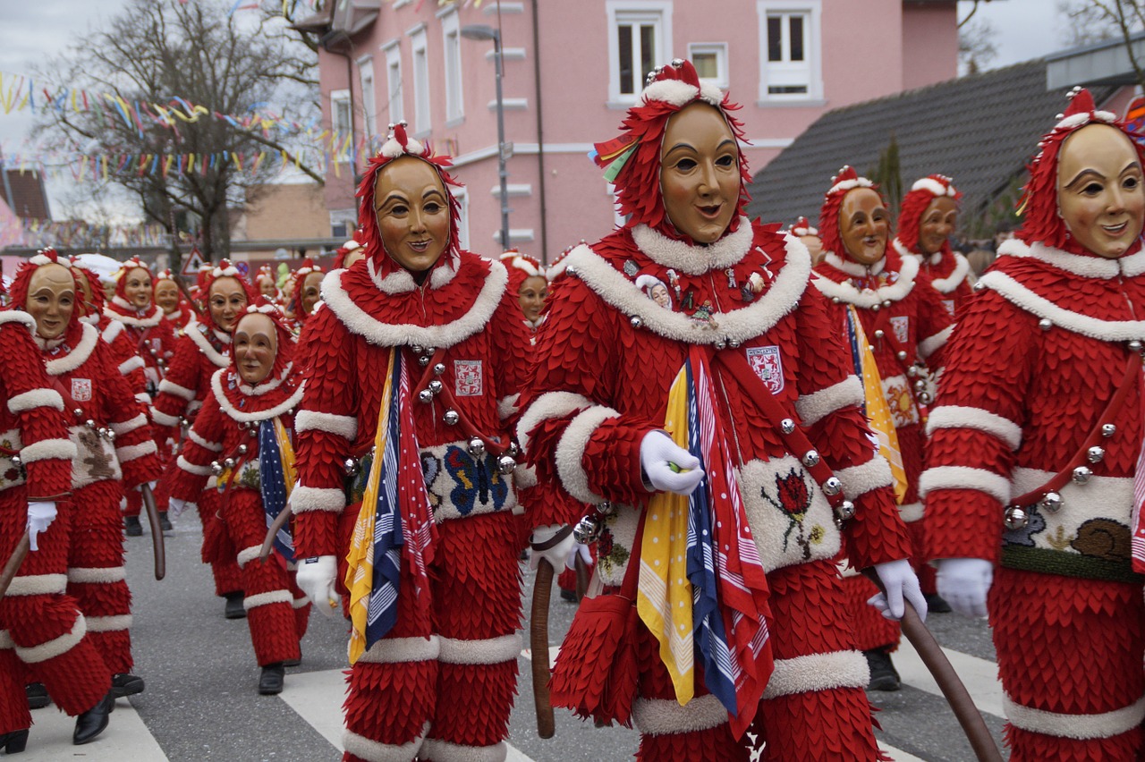 Plaetzler, Plaetzlerzunft, Vynuogynas, Istoriškai, Raudona Balta, Figūra, Kvailys, Haestraeger, Karnavalas, Kvailys Šokti