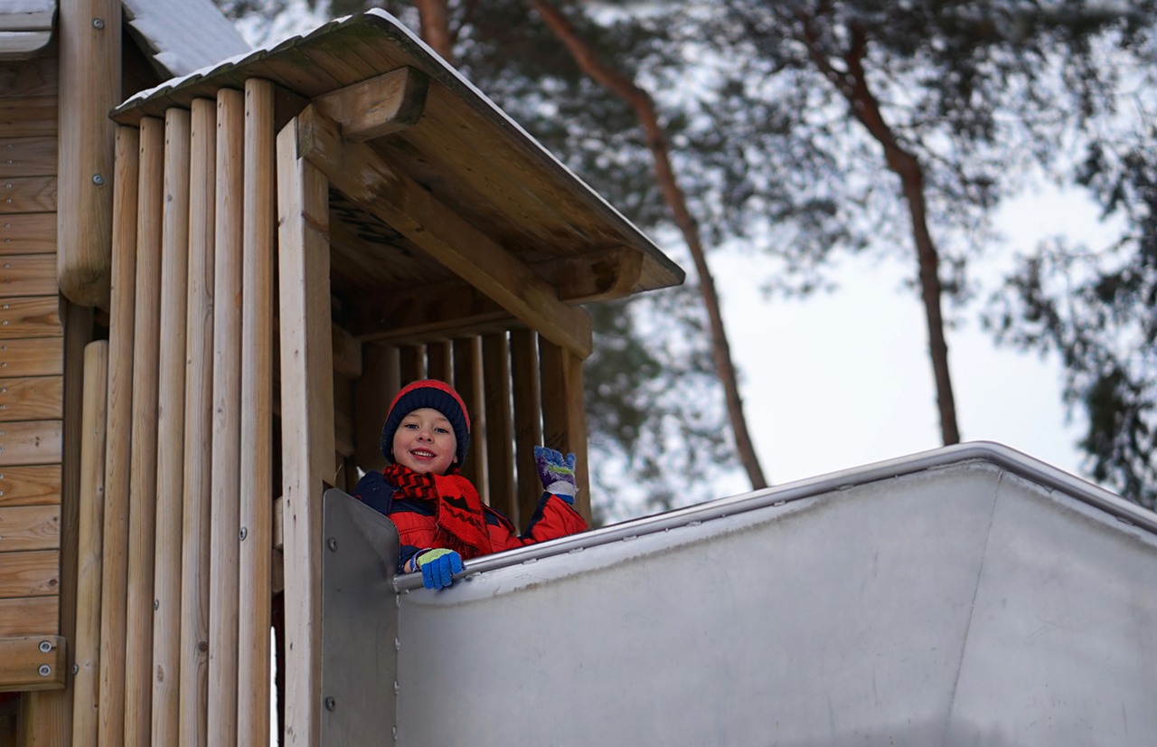 Žaidimų Aikštelė,  Vaikščioti Su Vaikais,  Vaikams Žaisti,  Žiemos,  Apranga,  Žieminiai Drabužiai,  Vaikų Apranga,  Parke,  Sportas,  Vaikai Fotografas