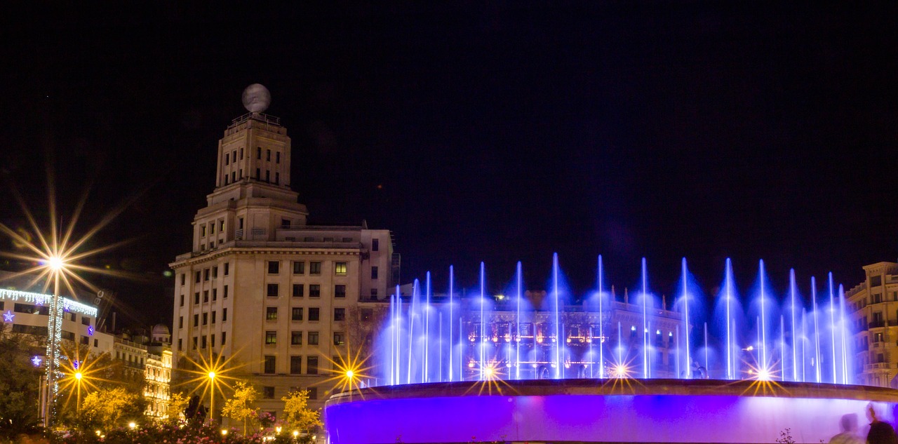 Plaza España, Barcelona, Naktis, Šaltiniai, Katalonija, Šventė, Spalvos, Miesto Kraštovaizdis, Judėjimas, Nemokamos Nuotraukos