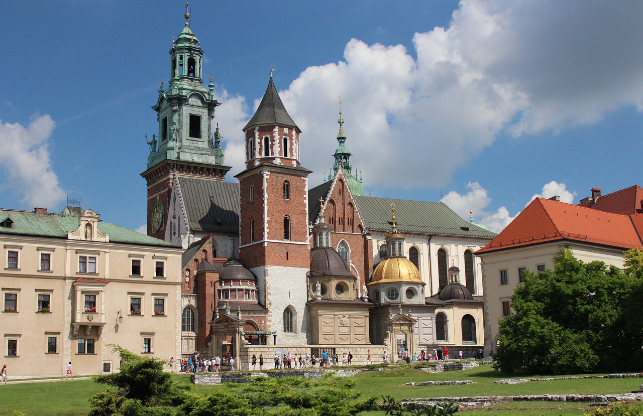 Lenkija, Krakow, Pilis, Turizmas, Kampanelis, Bažnyčia, Bokštai, Pastatai, Architektūra, Mėlynas Dangus