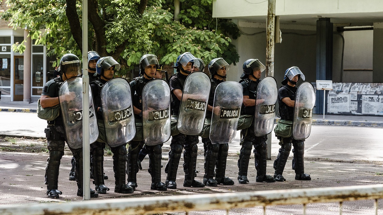 Policija, Protestas, Skydai, Riaušės, Nemokamos Nuotraukos,  Nemokama Licenzija
