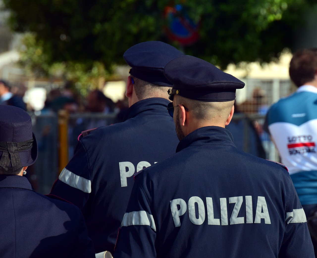 Policija,  Italija,  Įsakymas,  Mėlyna,  Uniforma,  Patikrinti,  Apsauga,  Apsaugoti,  Žiūrėti,  Taisyklės