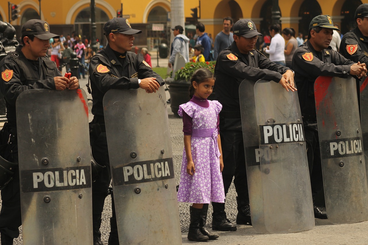 Policija, Peru, Lima, Vaikas, Mergaitė, Plaza De Armas, Policininkai, Kapitalas, Kariuomenė, Nacionalinis